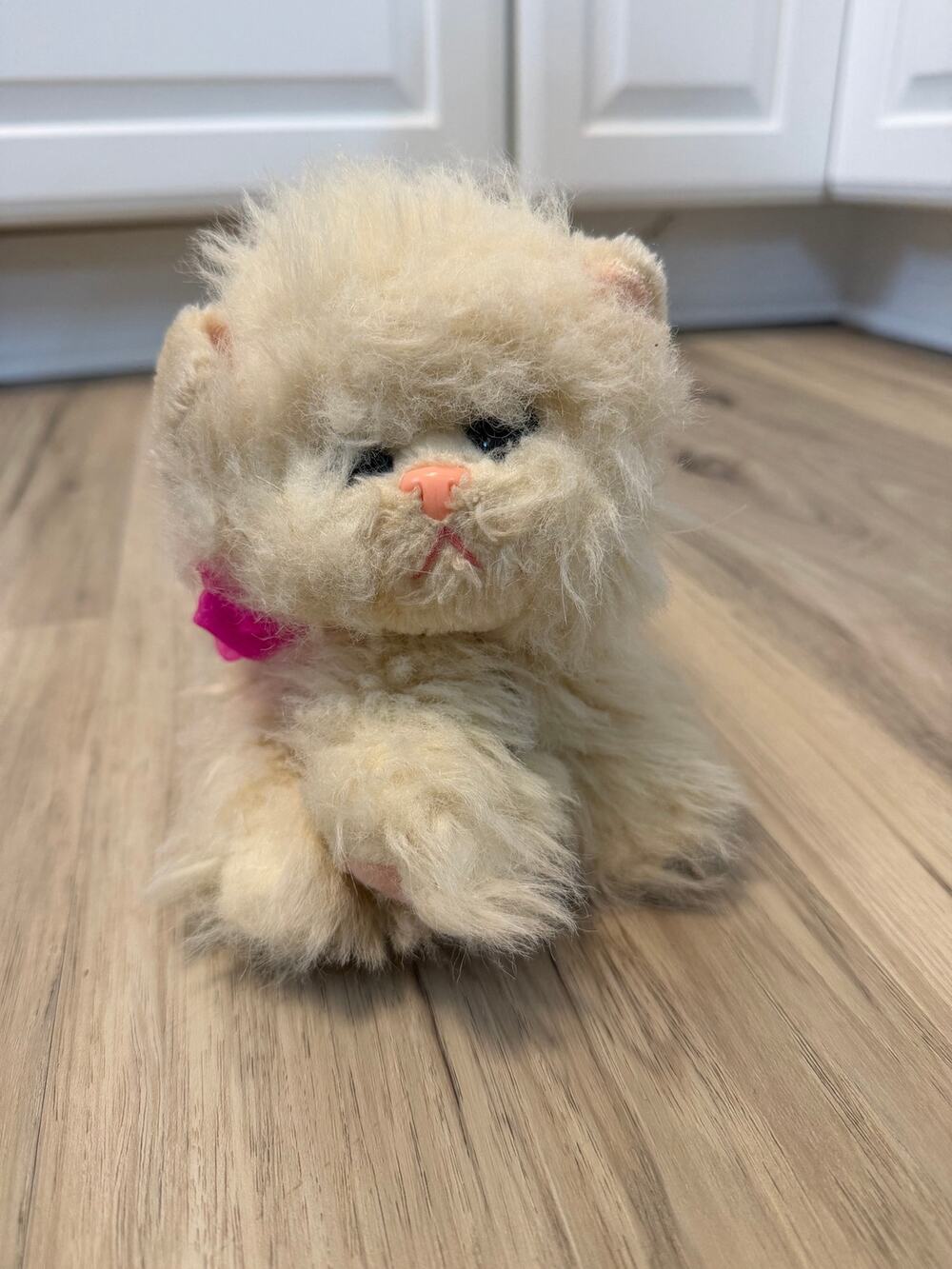 VTG 1993 Tyco Kitty Kitty Kittens Purring Plush White Cat Persian Hot Pink Bow
